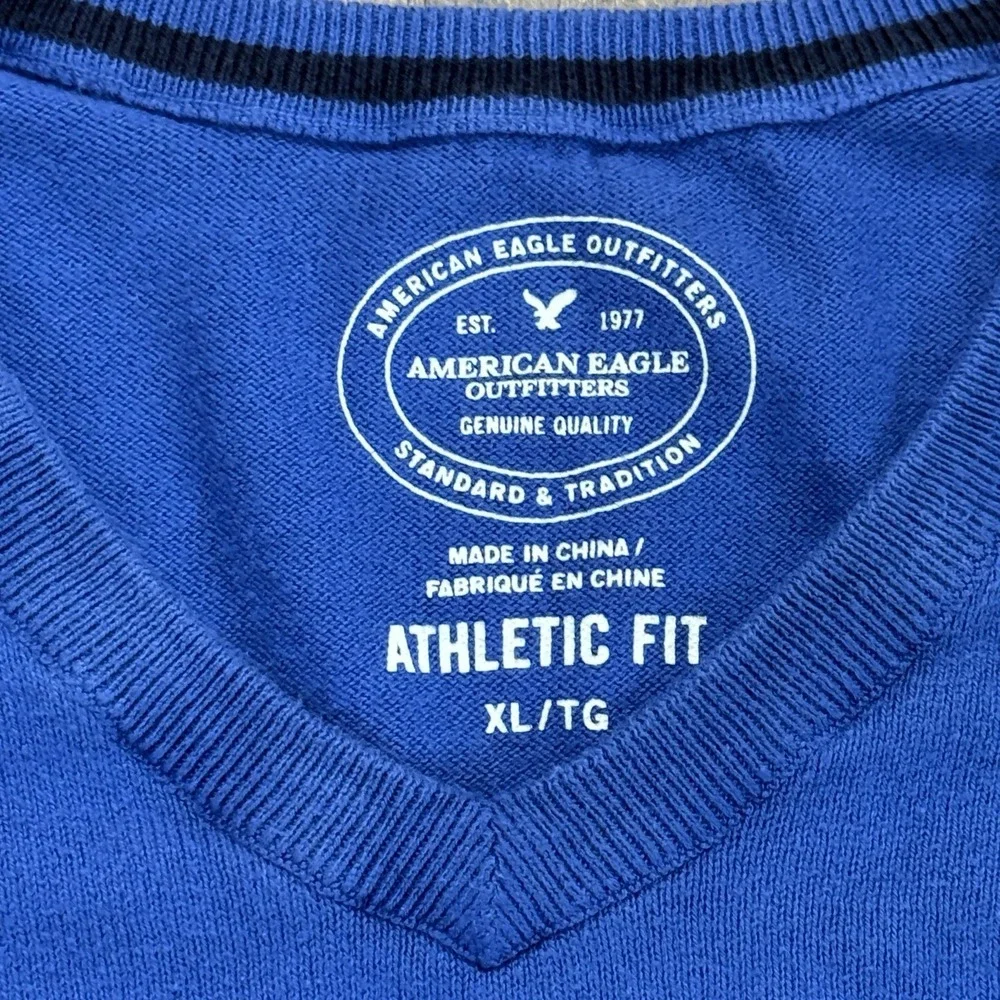 American Eagle Men's Athletic Fit V-Neck Sweater Blue XL Long Sleeve Pullover